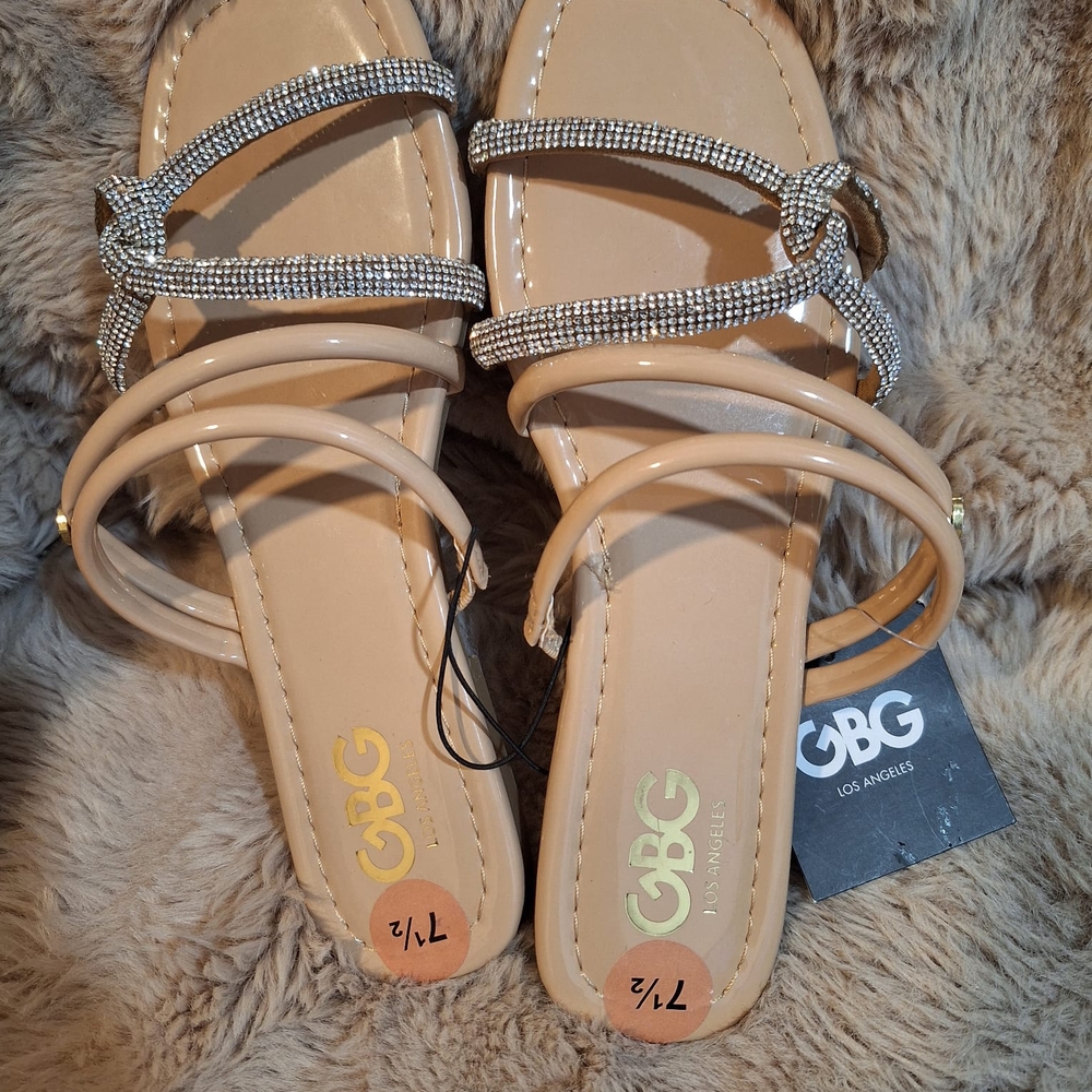 GBG Los Angeles Women's Tan Sandals